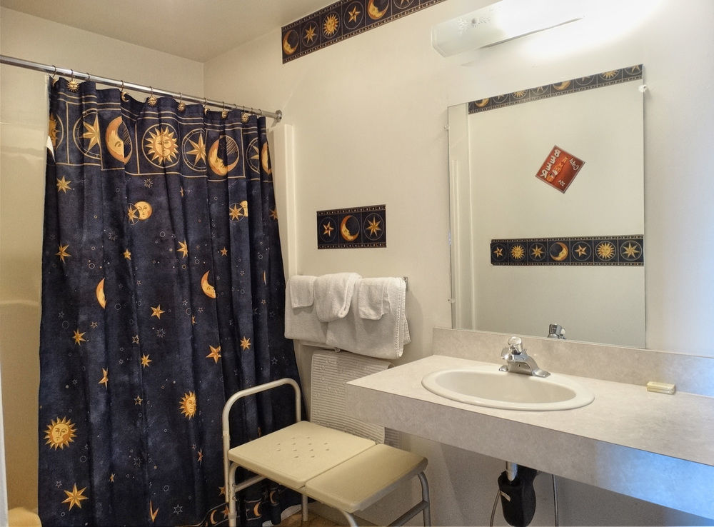 Blue And White Motel Калиспел Екстериор снимка