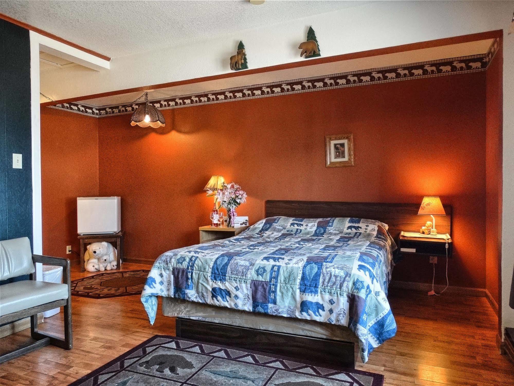 Blue And White Motel Калиспел Екстериор снимка